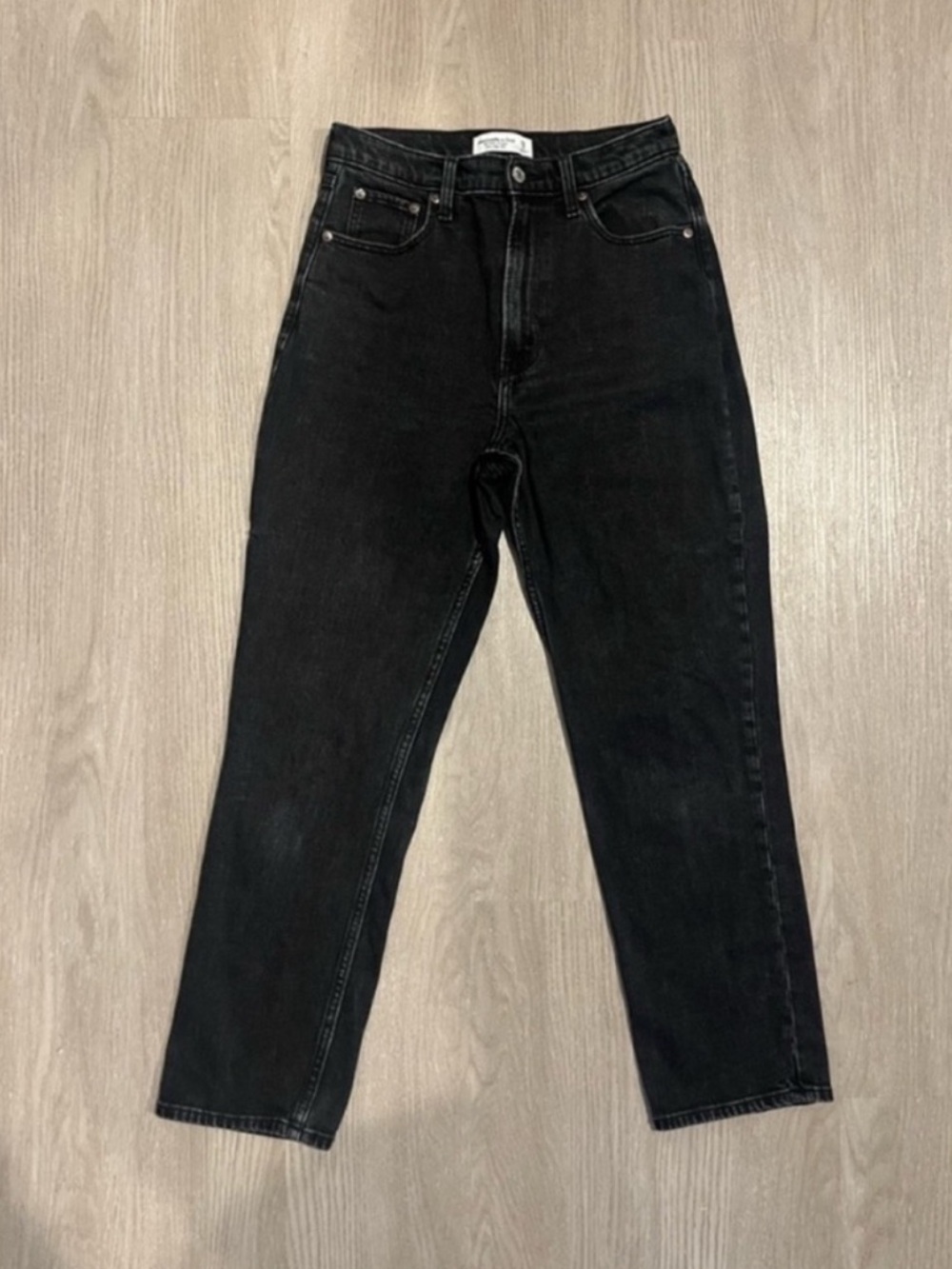 Abercrombie & Fitch High-Rise Curve Love Straight Jeans - Picture 3 of 4